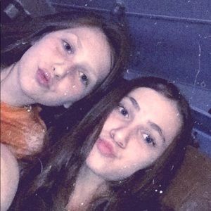 Meet your Posher, Caitlin